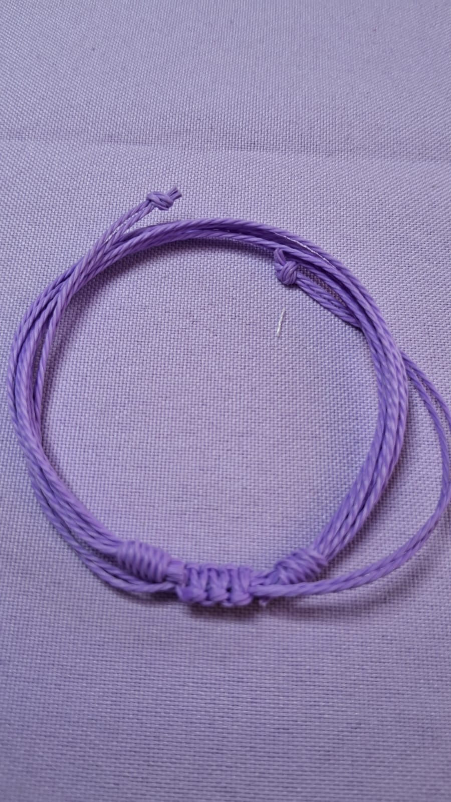 Pulsera ajustable de hilo encerado