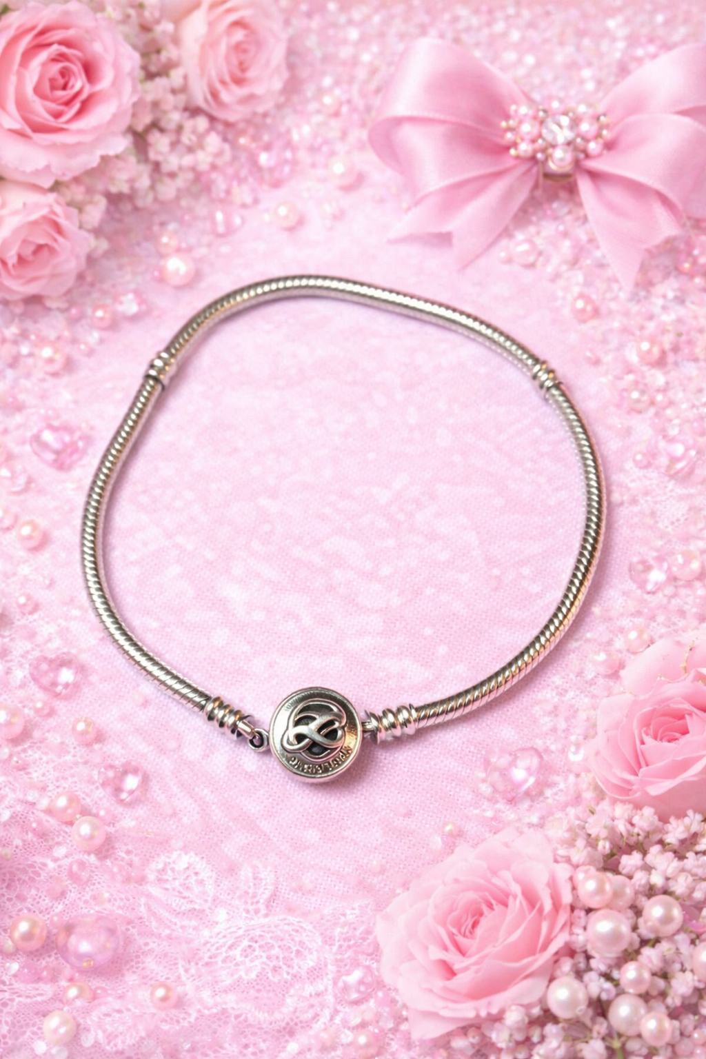 Pulsera clásica con dije central