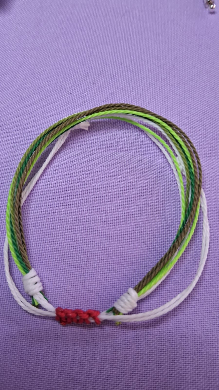 Pulsera ajustable de hilo encerado