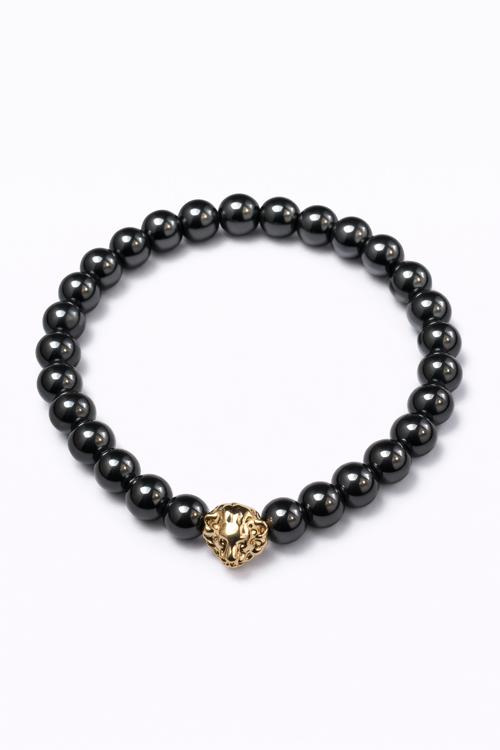 Pulsera de cuentas negras con dije de felino