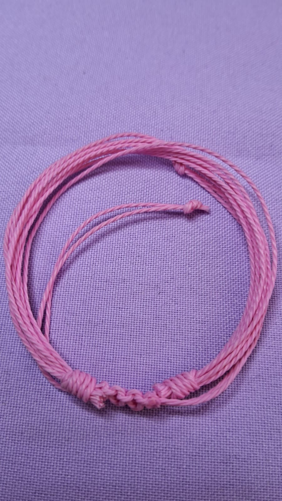 Pulsera ajustable de hilo encerado