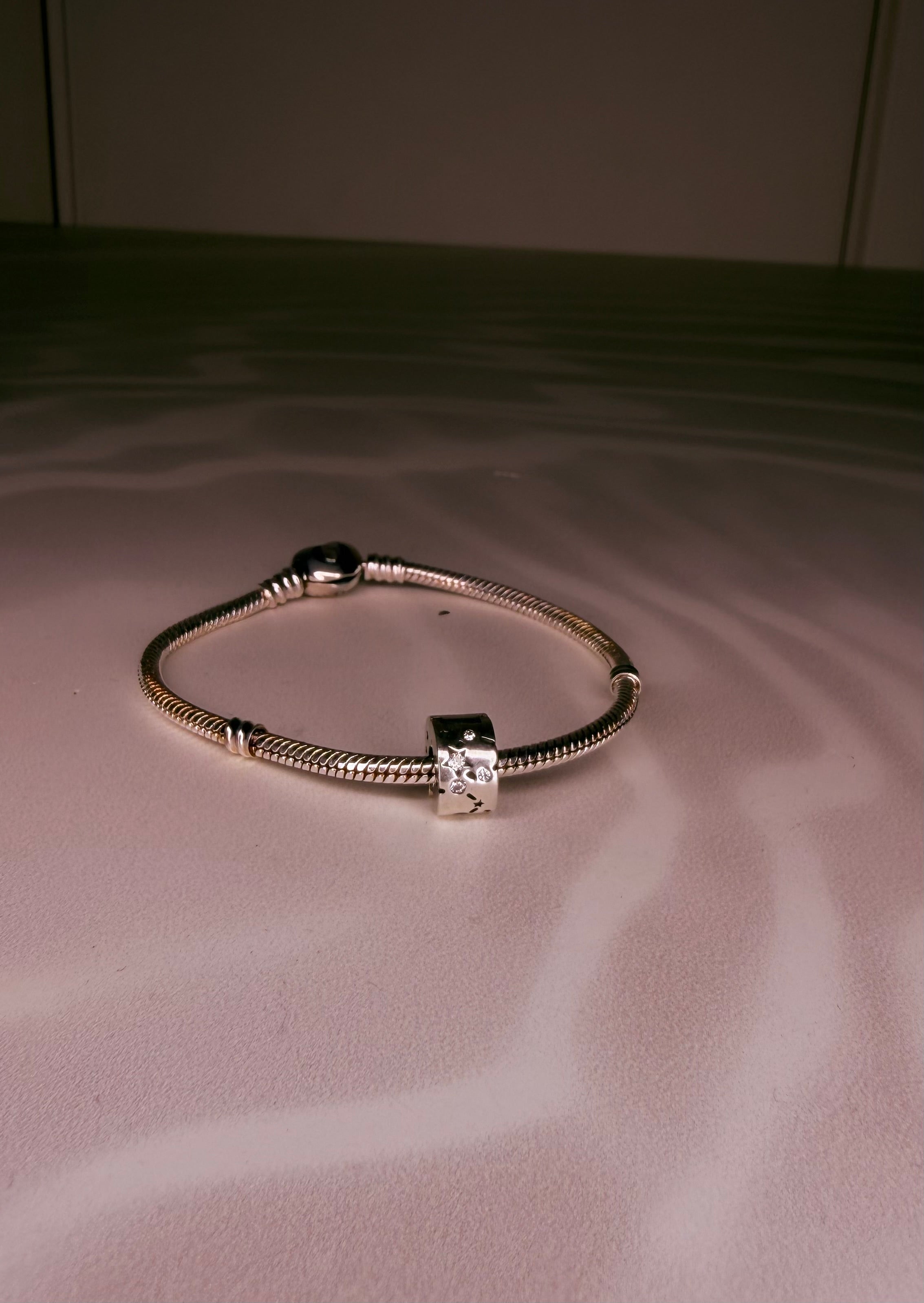Charm separador estrellas