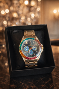 Reloj dorado multicolor