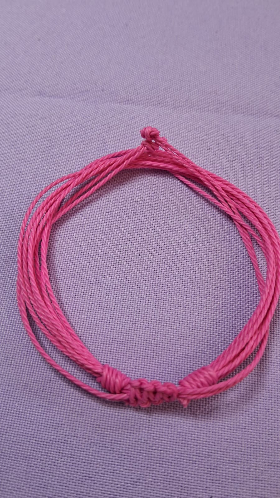 Pulsera ajustable de hilo encerado