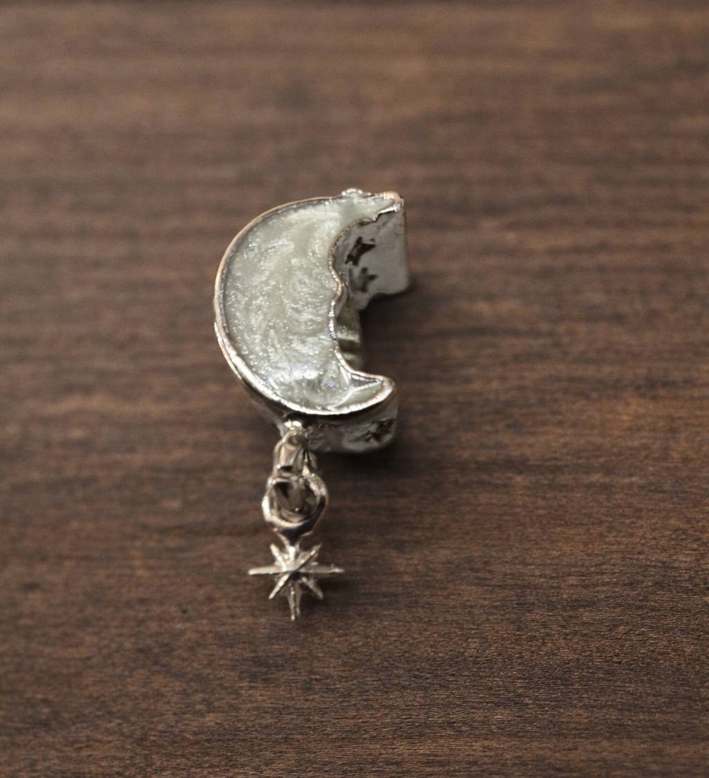 Charm Luna nacarada con Estrella