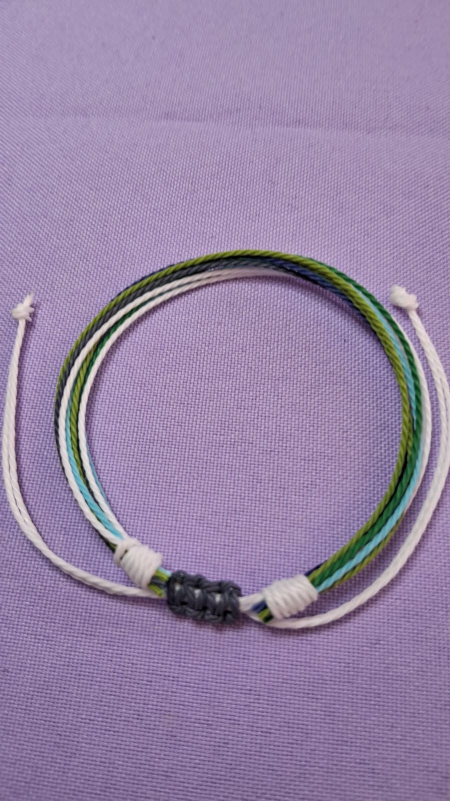 Pulsera ajustable de hilo encerado