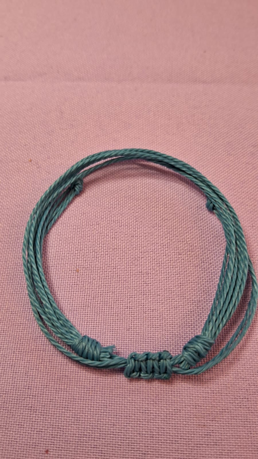 Pulsera ajustable de hilo encerado