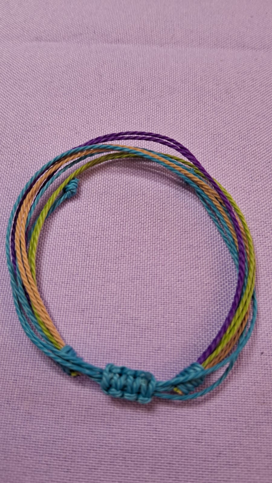 Pulsera ajustable de hilo encerado
