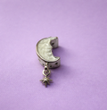 Charm Luna nacarada con Estrella