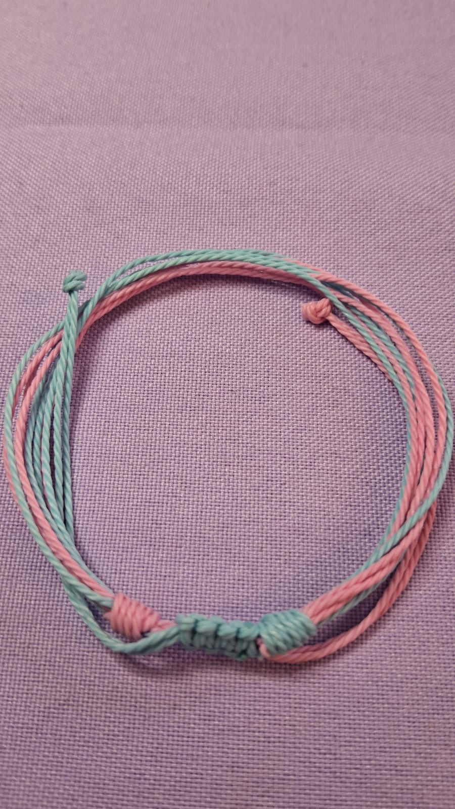 Pulsera ajustable de hilo encerado
