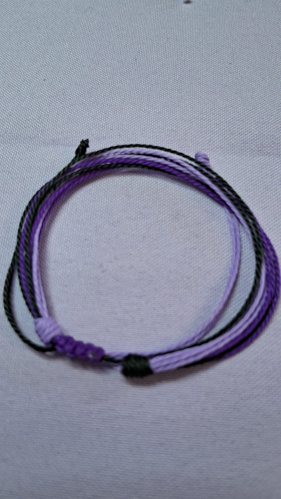 Pulsera ajustable de hilo encerado