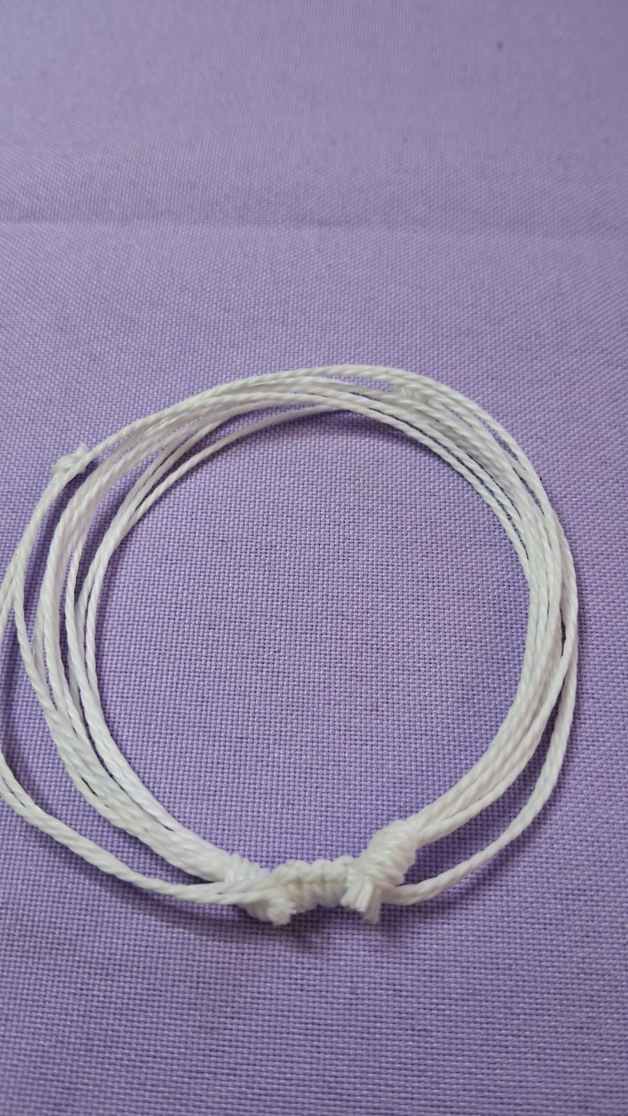 Pulsera ajustable de hilo encerado