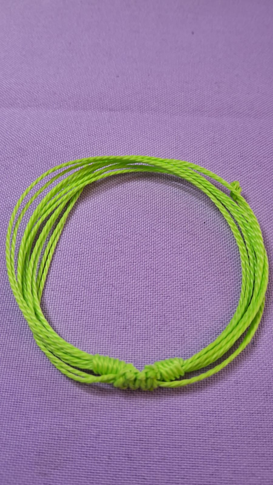 Pulsera ajustable de hilo encerado