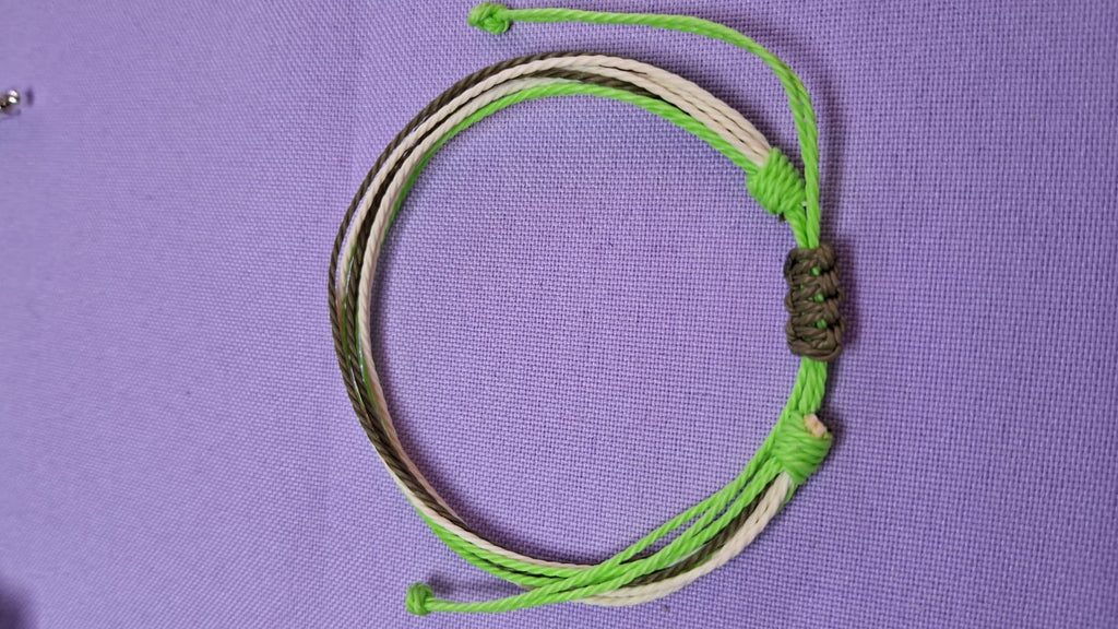 Pulsera ajustable de hilo encerado